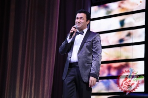 Шуҳрат Қаюмовнинг концерт дастуридан фоторепортаж