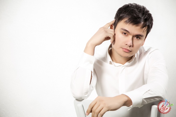 Шуҳрат Юлдашевдан “Уч тўрт кун” таронасини қарши олинг