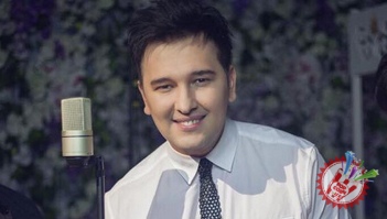 Сардор Раҳимхон концерти олдидан ўтказилган танлов ғолиблари билан учрашди