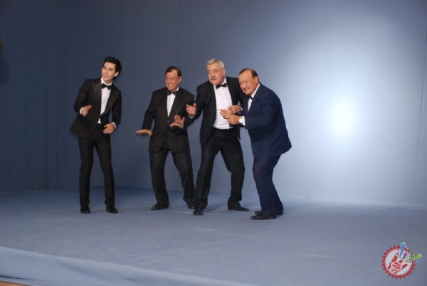 Ҳожиакбар Ҳайдаров “Дўлана” клипига билдирилган танқидий фикрларга ўз муносабатини билдирди