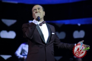 Озодбек Назарбековнинг "Меҳринг сабаб" номли концерт дастуридан фоторепортаж