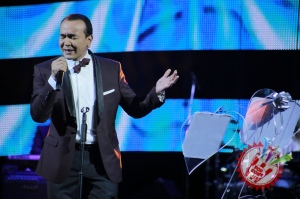 Озодбек Назарбековнинг "Меҳринг сабаб" номли концерт дастуридан фоторепортаж