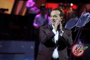 Озодбек Назарбековнинг "Меҳринг сабаб" номли концерт дастуридан фоторепортаж