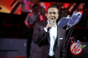 Озодбек Назарбековнинг "Меҳринг сабаб" номли концерт дастуридан фоторепортаж