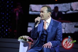 Озодбек Назарбековнинг "Меҳринг сабаб" номли концерт дастуридан фоторепортаж