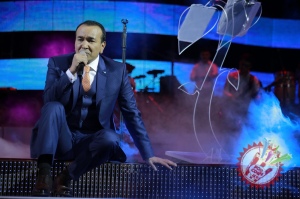 Озодбек Назарбековнинг "Меҳринг сабаб" номли концерт дастуридан фоторепортаж