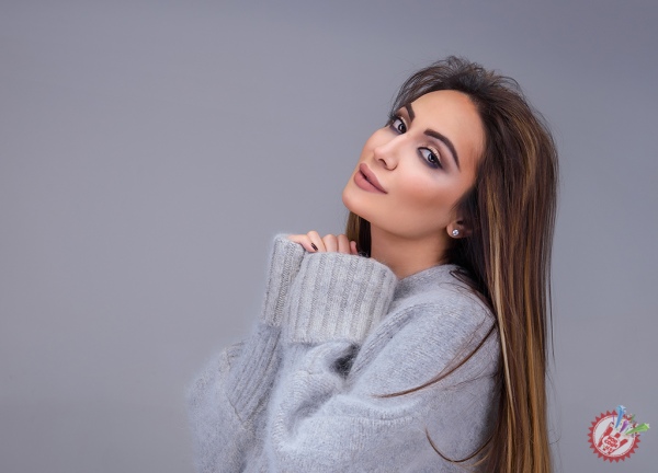 Муниса Ризаева талабларга биноан “Бир имкон” таронасини тақдим этди