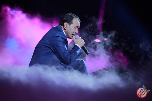 Озодбек Назарбековдан “Сенинг” номли тарона премьераси