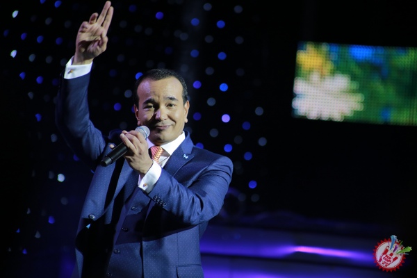 Озодбек Назарбековдан “Сенинг” номли тарона премьераси