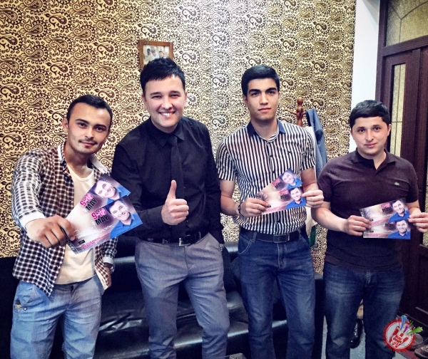 Сардор Раҳимхон концерти олдидан ўтказилган танлов ғолиблари билан учрашди