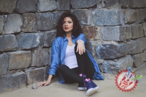 Ситора Алимжонова янги фотосессиясини тақдим этди