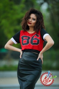 Ситора Алимжонова янги фотосессиясини тақдим этди