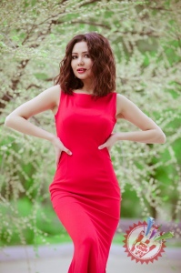 Ситора Алимжонова янги фотосессиясини тақдим этди