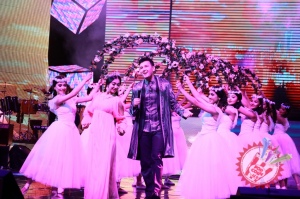 Сардор Раҳимхоннинг “Ҳар кунинг улуғ неъмат” номли концерт дастуридан фоторепортаж