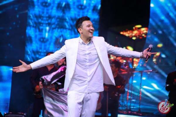 Сардор Раҳимхоннинг “Ҳар кунинг улуғ неъмат” номли концерт дастуридан фоторепортаж