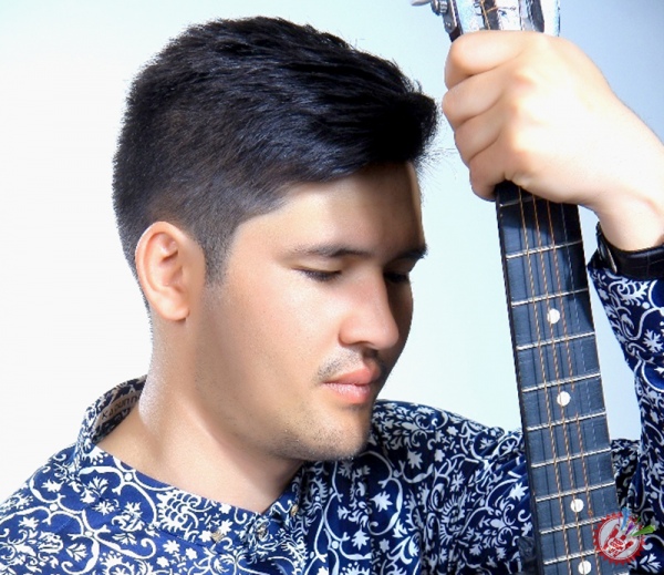 Шоҳзамон Лолага бағишлаб қўшиқ куйлади