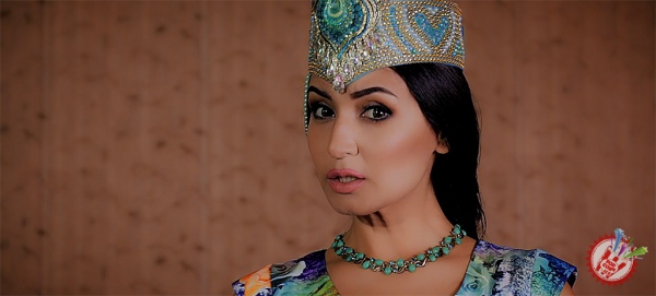 Актриса Нилуфар Ҳамидова хонандаликка қўл урди