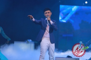 Шоҳруҳхоннинг концерт дастуридан фоторепортаж