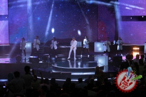 Шоҳруҳхоннинг концерт дастуридан фоторепортаж