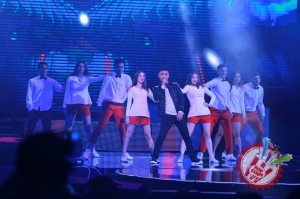 Шоҳруҳхоннинг концерт дастуридан фоторепортаж