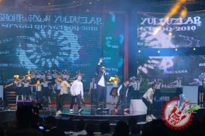 Шоҳруҳхоннинг концерт дастуридан фоторепортаж