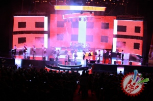 Шоҳруҳхон мухлислари олдида уйланишга ваъда берди