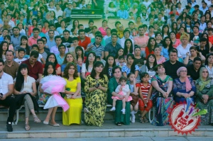 “Афсонавий 90” номли галаконцертдан фоторепортаж