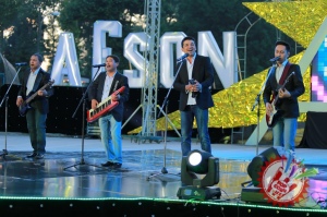 “Афсонавий 90” номли галаконцертдан фоторепортаж