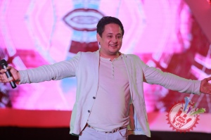 “Афсонавий 90” номли галаконцертдан фоторепортаж