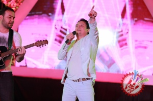 “Афсонавий 90” номли галаконцертдан фоторепортаж