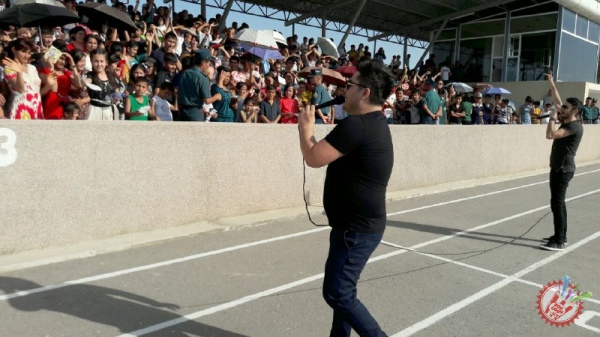 Беном гуруҳи Навоийда концерт дастури билан меҳмон бўлди