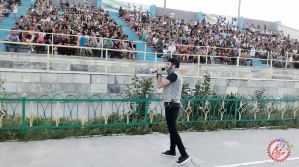 Беном гуруҳи Навоийда концерт дастури билан меҳмон бўлди