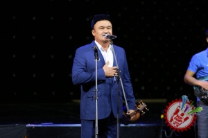 Рустам Ғоиповнинг яккахон концерт дастуридан фоторепортаж