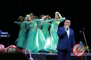 Рустам Ғоиповнинг яккахон концерт дастуридан фоторепортаж