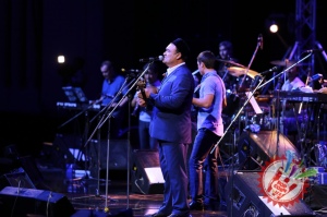 Рустам Ғоиповнинг яккахон концерт дастуридан фоторепортаж