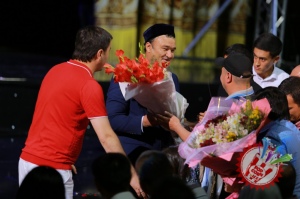 Рустам Ғоиповнинг яккахон концерт дастуридан фоторепортаж