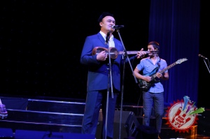 Рустам Ғоиповнинг яккахон концерт дастуридан фоторепортаж