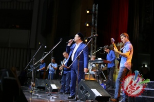 Рустам Ғоиповнинг яккахон концерт дастуридан фоторепортаж