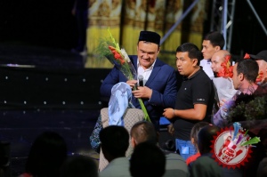 Рустам Ғоиповнинг яккахон концерт дастуридан фоторепортаж