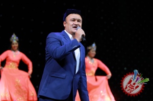 Рустам Ғоиповнинг яккахон концерт дастуридан фоторепортаж