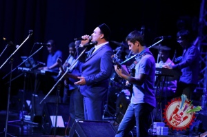 Рустам Ғоиповнинг яккахон концерт дастуридан фоторепортаж