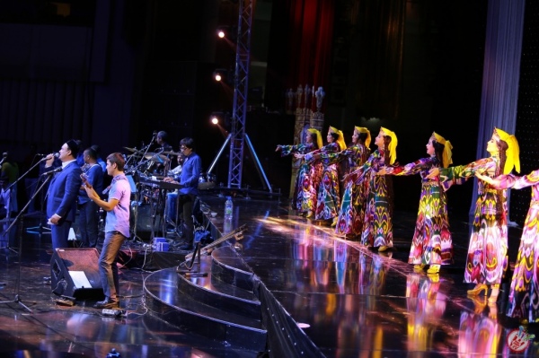 Рустам Ғоиповнинг яккахон концерт дастуридан батафсил