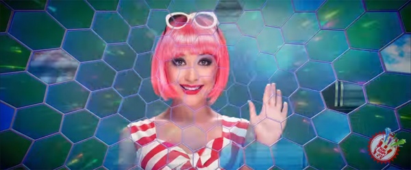 Латофатли Лоладан байрамона туҳфани қарши олинг