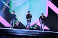 Уммон гуруҳининг яккахон концерт дастуридан фоторепортаж