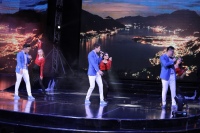 Уммон гуруҳининг яккахон концерт дастуридан фоторепортаж