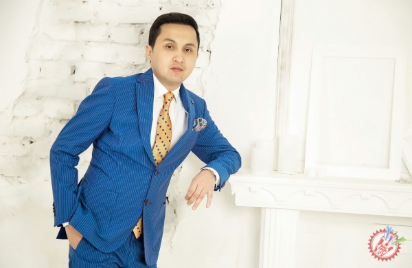 Баҳром Назаров “Ҳурсаной” исмли қизга бағишлаб қўшиқ куйлади