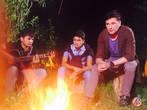 Сардор Раҳимхон хит бўлиши кутилаётган яна бир янги таронасига видеоклип суратга олдирди