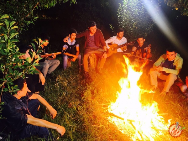 Сардор Раҳимхон хит бўлиши кутилаётган яна бир янги таронасига видеоклип суратга олдирди