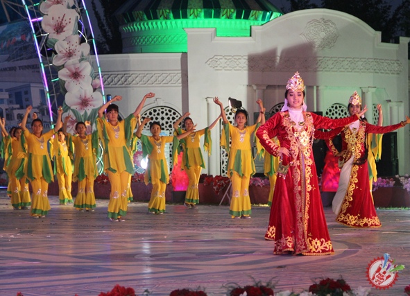 Андижонда “Ким эдигу ким бўлдик, эртага қандай юксак марраларни эгаллашимиз керак?” тадбирларининг якуний  гала концерти бўлиб ўтди.