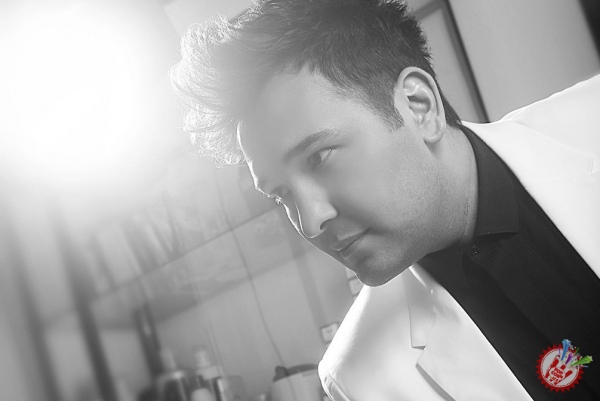 Сардор Раҳимхондан энг таъсирли қўшиқ премьераси “Отамдан ёдгорим онам”